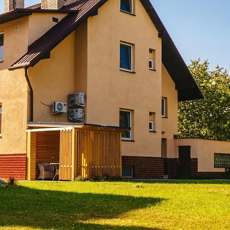 Large For Up To 11 Guests