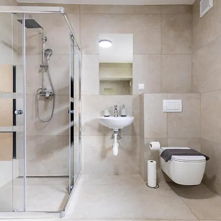 Апартаменты Large For Up To 11 Guests Острава